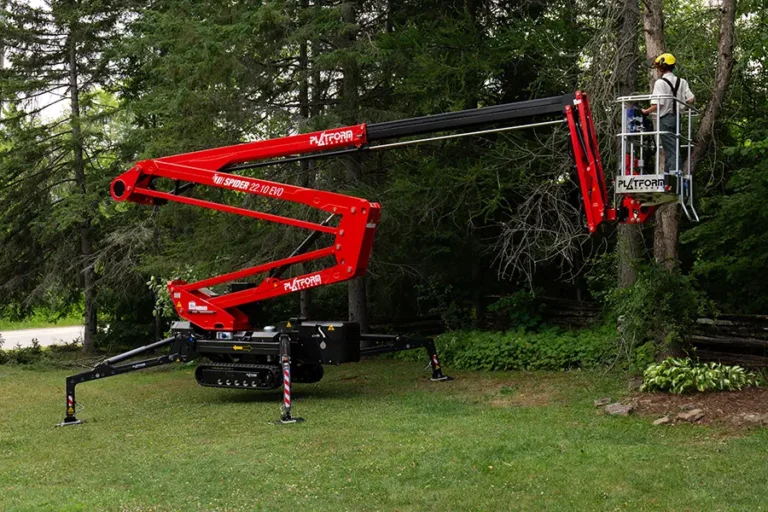 Beaver360's Spider Lift Platform Basket with tree trimmer arborist